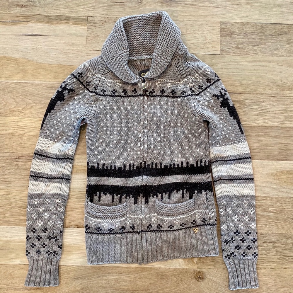 Aritzia TNA wool sweater
